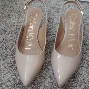 Cute slingback kitten heel